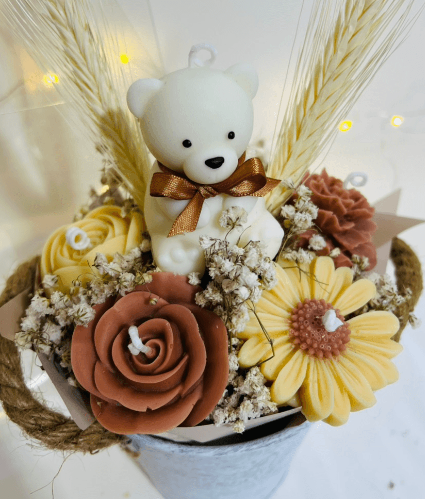 Canasta ardilla y flores